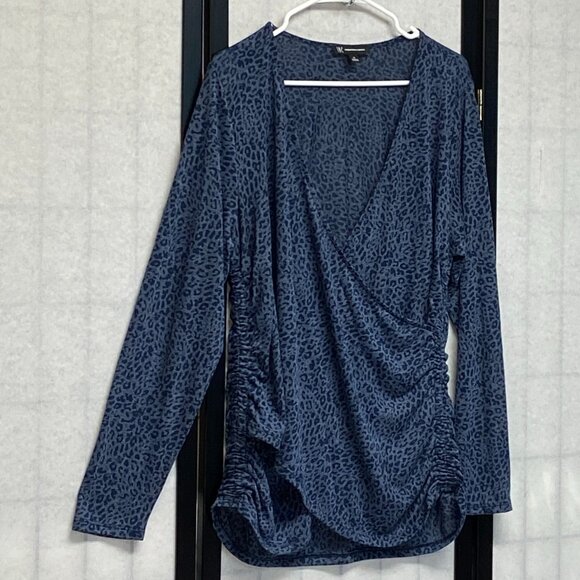 INC Burnout V Neck Faux Wrap Shirred Side Blouse Blue Leopard 1X Long Sleeve - Picture 3 of 12